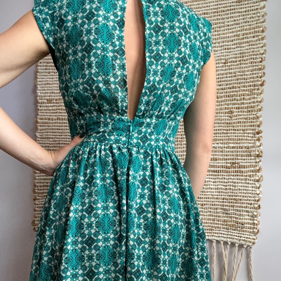 Patterned dress with pockets! - Picture 2 of 6